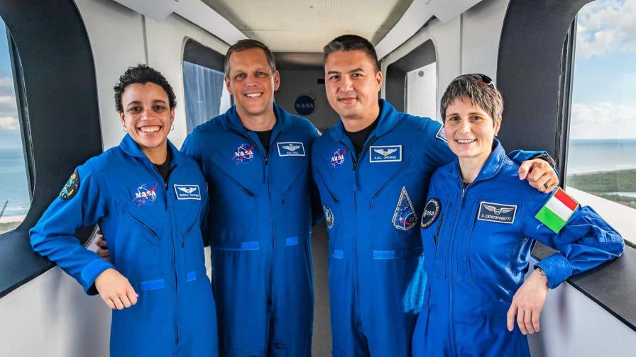 Llegan a Florida tripulantes de la misión Crew-4 que saldrá hacia la EEI