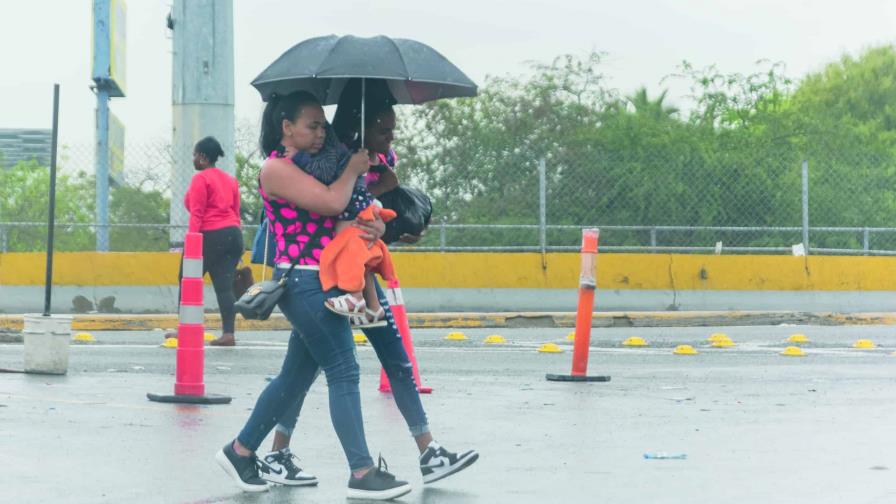 Vaguada seguirá por 48 horas; 230 personas se refugian ante las lluvias Vaguada seguirá por 48 horas; 230 personas se refugian ante las lluvias