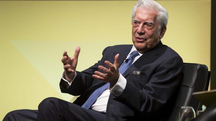 Mario Vargas Llosa se encuentra bien tras dar positivo en coronavirus
