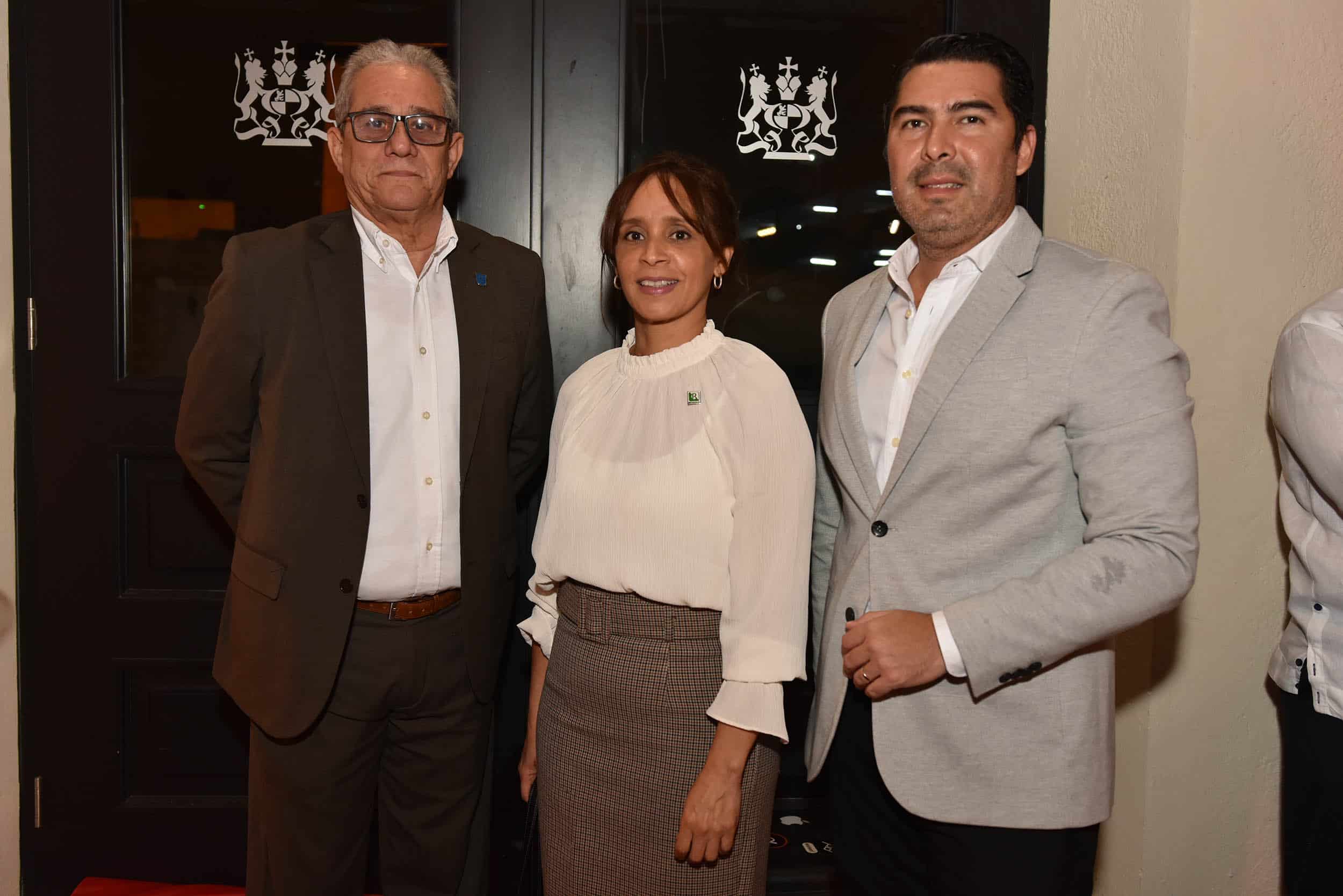 Manuel García, Rainelda Flores y Alejandro Laurentin.
