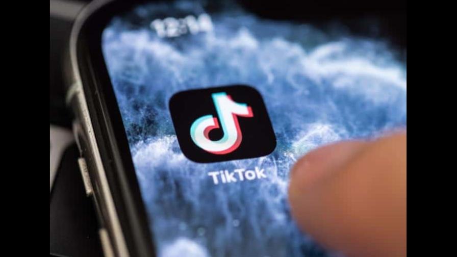 Egipto: Dan 3 años de prisión a mujer por videos en TikTok