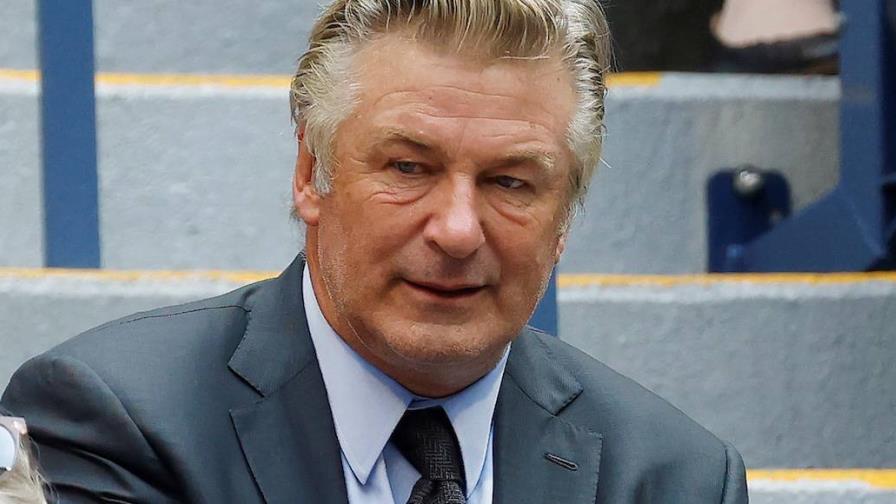 Multan a los productores de filme en el que Alec Baldwin mató directora de fotografía