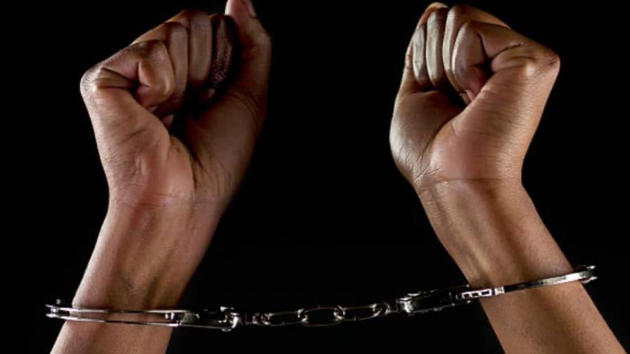 Apresan mujer acusada de secuestrar a su sobrina en Hato Mayor