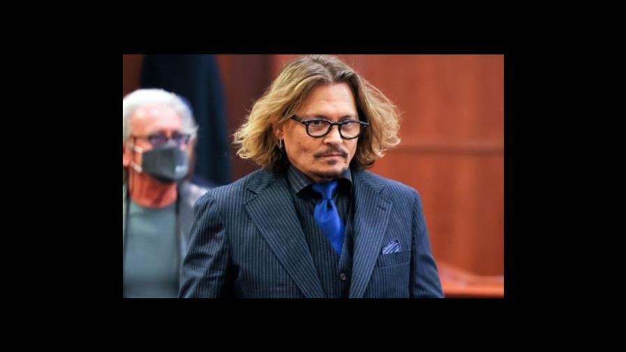 Johnny Depp testifica que fue menospreciado por Amber Heard