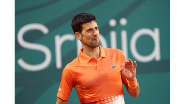 Novak Djokovic gana con dificultad en Serbia