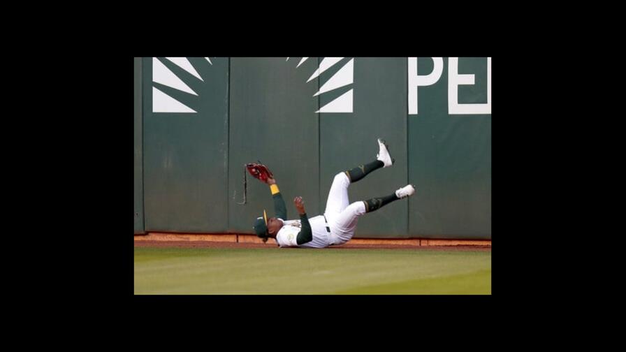 Atléticos de Oakland vencen a los Orioles con su peor asistencia en 42 años Atléticos de Oakland vencen a los Orioles con su peor asistencia en 42 años