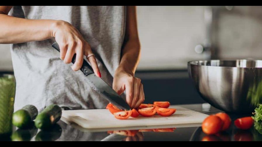 Errores comunes al manipular alimentos Errores comunes al manipular alimentos