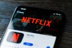 Netflix se desploma un 36 % en bolsa tras anunciar pérdida de suscriptores Netflix se desploma un 36 % en bolsa tras anunciar pérdida de suscriptores