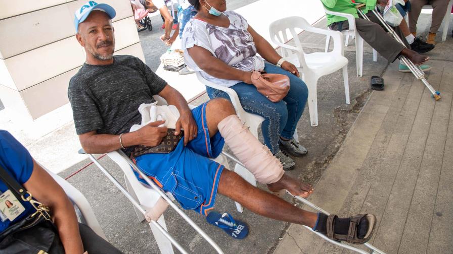 Varillas en el fémur y clavos ortopédicos: Rolando y Jesús narran su calvario