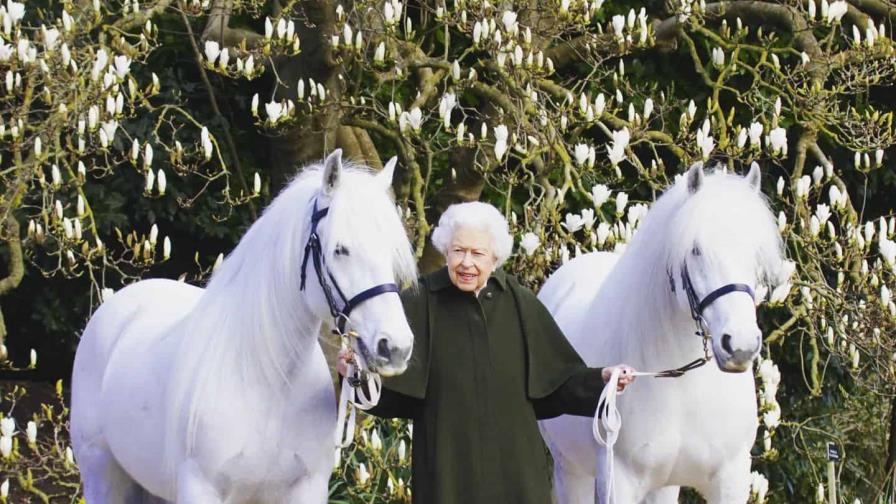 Isabel II es una inspiración en su 96 cumpleaños, dice su familia