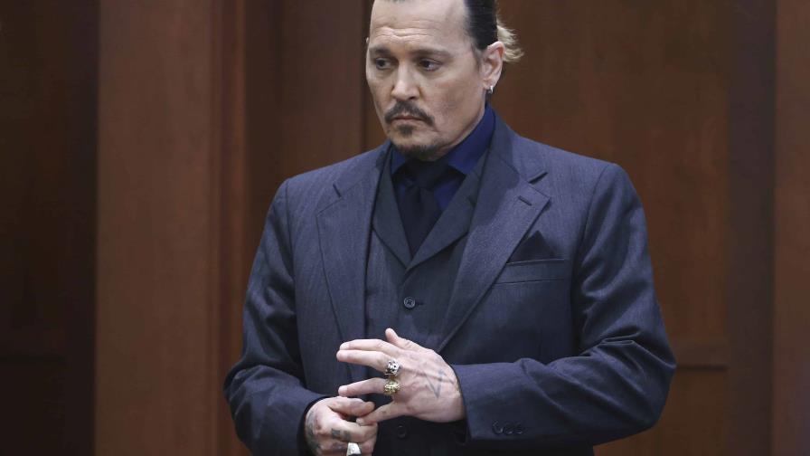 Abogado de Heard señala textos de Johnny Depp: Quememos a Amber