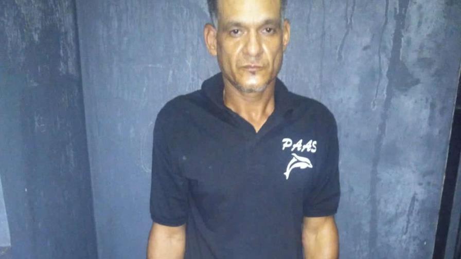 Se entrega hombre acusado de matar a su pareja en Boca Chica