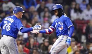 Raimel Tapia sacude jonrón y Azulejos derrotan a Medias Rojas