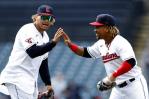 Josh Naylor y Zach Plesac lideran triunfo de los Guardianes Cleveland