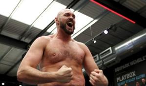 Tyson Fury se niega a hablar del cierre de empresa que lo promovió