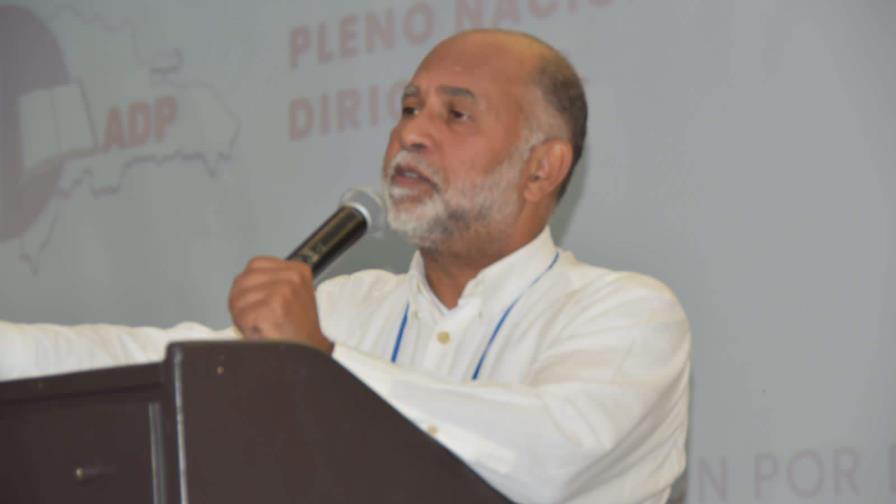 Ministro Fulcar y la ADP se reúnen hoy para discutir acuerdo Ministro Fulcar y la ADP se reúnen hoy para discutir acuerdo