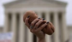 Las clínicas de Kentucky vuelven a practicar abortos tras decisión de jueza
