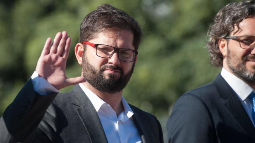 Intentan agredir a presidente Gabriel Boric en Chile durante su primera visita a regiones Intentan agredir a presidente Gabriel Boric en Chile durante su primera visita a regiones