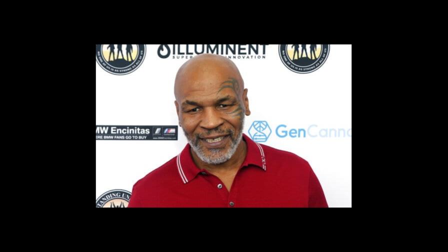 Captan a Mike Tyson golpeando a pasajero en un avión