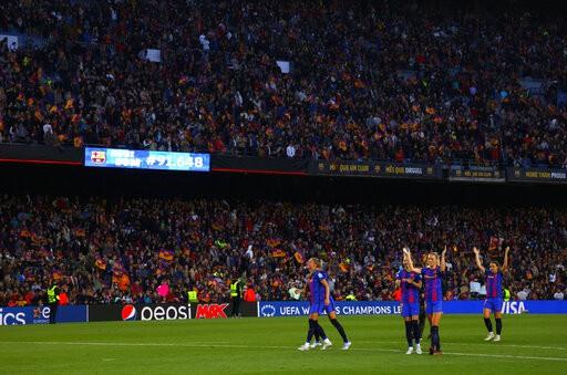 Camp Nou rompe récord para un partido de fútbol femenino