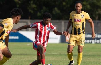 Delfines del Este ante un duro rival, Cibao FC, en busca de su primera victoria
