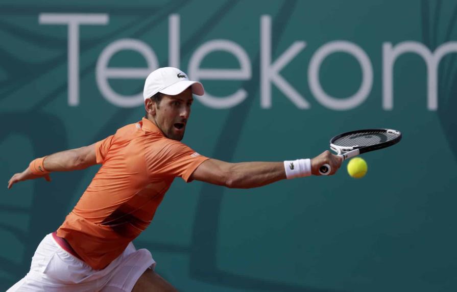 Un Novak Djokovic con dos caras se clasifica a la final en Belgrado