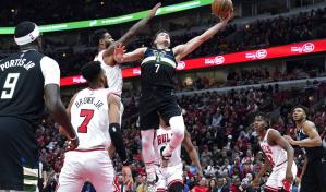 Los Bucks superan 118-81 a Bulls y retoman ventaja en la serie