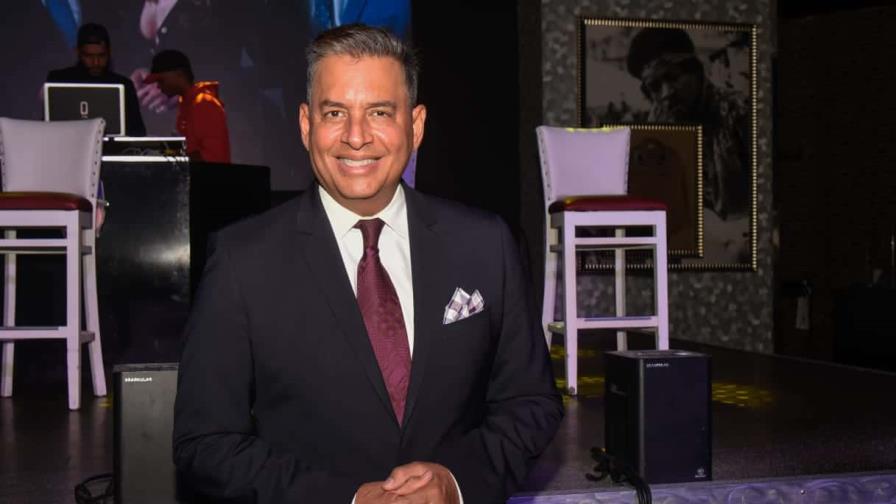 Daniel Sarcos regresa con un renovado “Aquí se habla español” a Color Visión