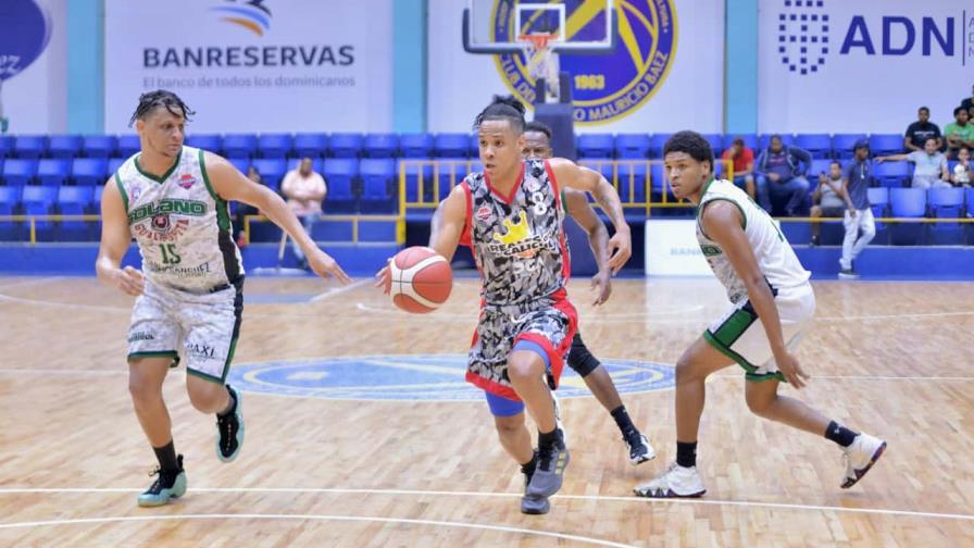 Villa Francisca y Reales del Caliche triunfan en basket U25 del Distrito Nacional