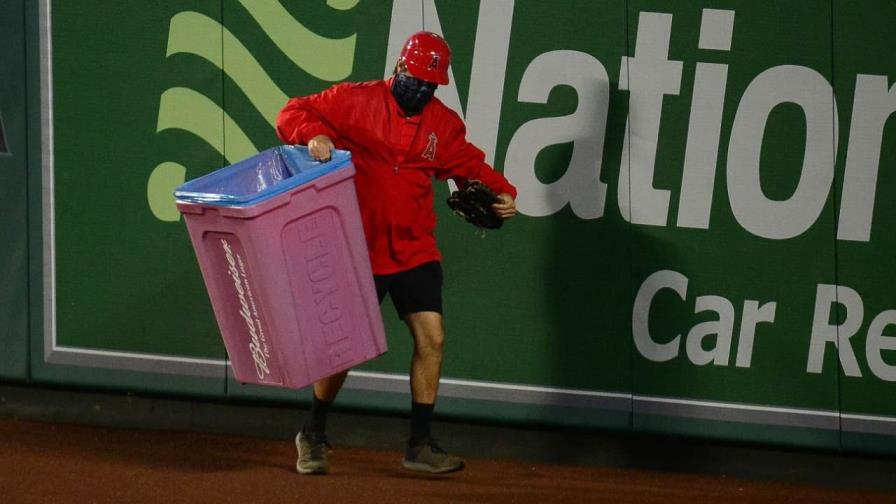 VÍDEO | Fanáticos de los Yanquis lanzan basura a jugadores de los Guardianes de Cleveland