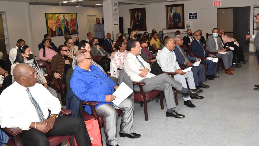 Conferencista resalta símbolos patrios de RD en New York