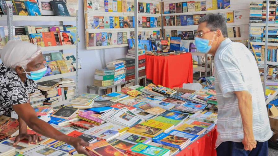 Más de un centenar de editoriales y librerías participan en la Feria Internacional del Libro Más de un centenar de editoriales y librerías participan en la Feria Internacional del Libro