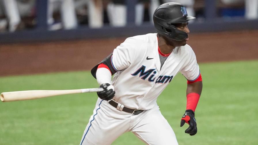 VÍDEO | Doble de Sánchez ayuda victoria de los Marlins