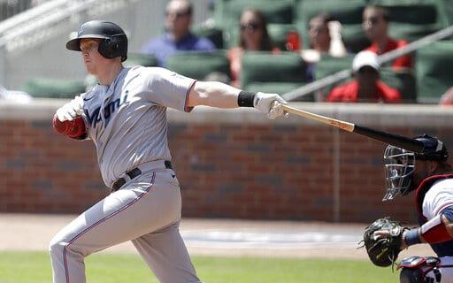 Marlins superan a Bravos para llevarse serie en Truist Park; Sánchez de 5-0