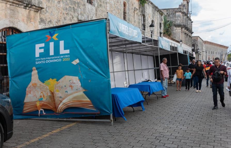Feria del Libro inicia con más del 80% de los stands ausentes