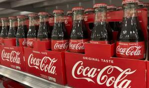 Consumidores aceptan subida de precios de Coca Cola, que registra más ganancias