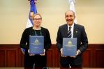 Embajada EEUU y Mescyt renuevan acuerdo de becas Fulbright-Mescyt