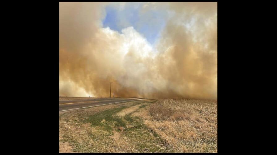 Incendios forestales arden en varios estados de EEUU