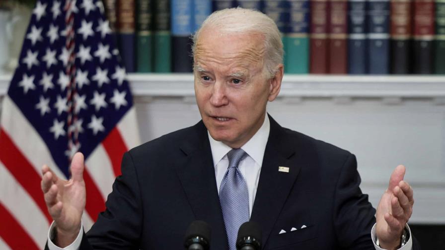 Biden felicita a Macron y expresa alivio por su reelección