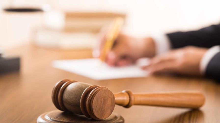 Juez bloqueará plan de Biden de acabar norma para expulsión de inmigrantes