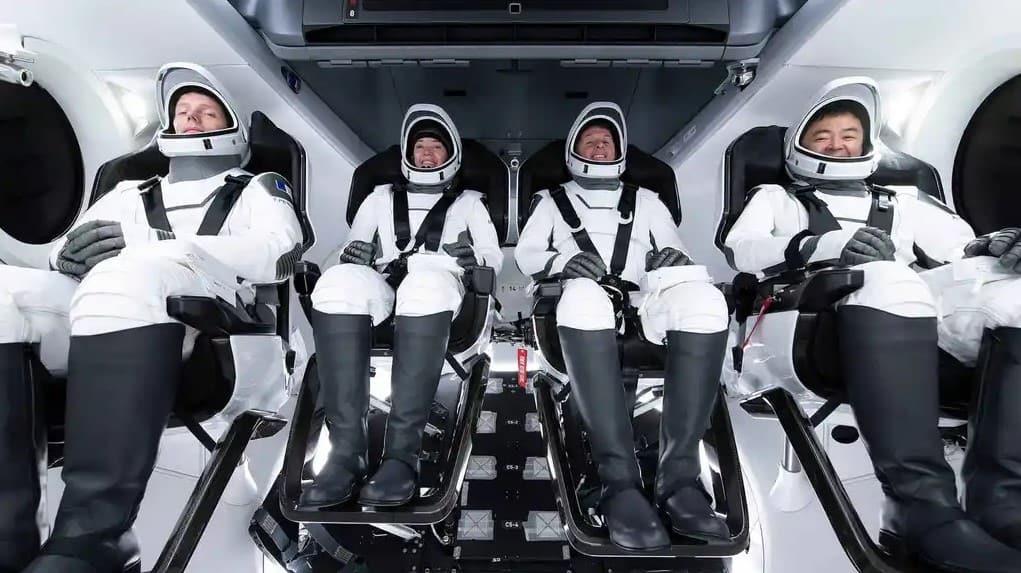 Los cuatro miembros de primera misión privada a la ISS regresaron a la Tierra