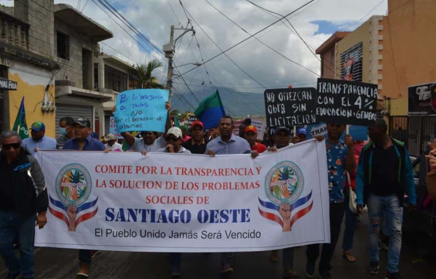 Organizaciones de Cienfuegos marchan para pedir transparencia en el manejo de los recursos municipales