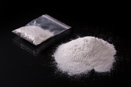 Polémica en Argentina por campaña que aconseja tomar “poquita” cocaína