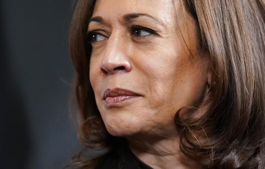 Vicepresidenta Kamala Harris da positivo al COVID-19