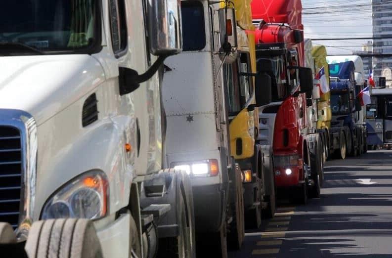 Gobierno chileno da ultimátum a camioneros en paro