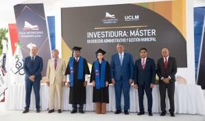 Grad&uacute;an profesionales en derecho administrativo y gesti&oacute;n municipal