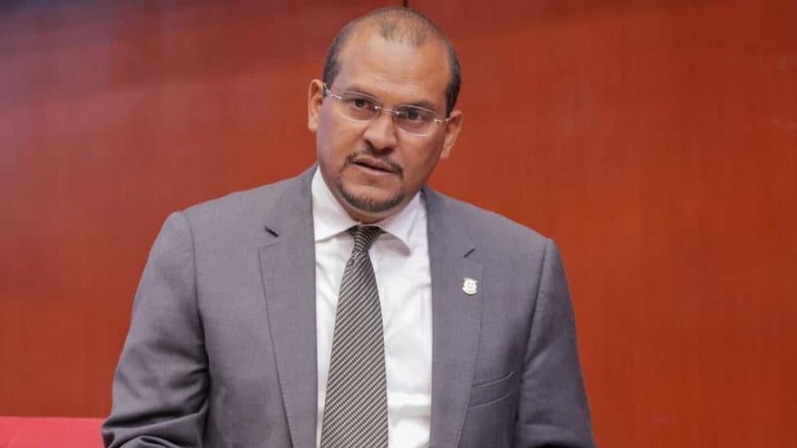 Senador por Dajabón comunica al presidente Abinader que verja con Haití está paralizada