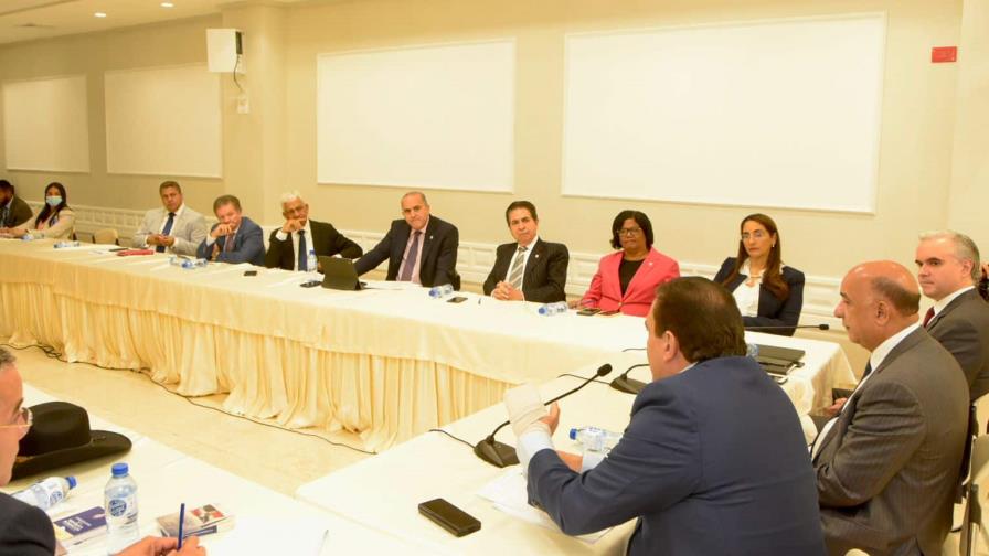Ministro de trabajo revela a senadores emitirán resolución tras indagar sobre conflicto CNSS Ministro de trabajo revela a senadores emitirán resolución tras indagar sobre conflicto CNSS