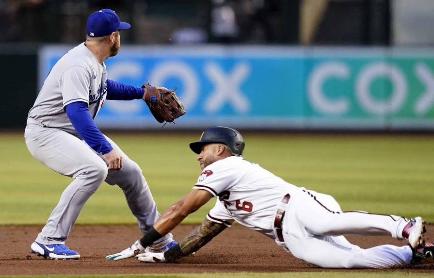 VÍDEO | Arizona gana a Dodgers con jonrón de Peralta y cinco dobles plays