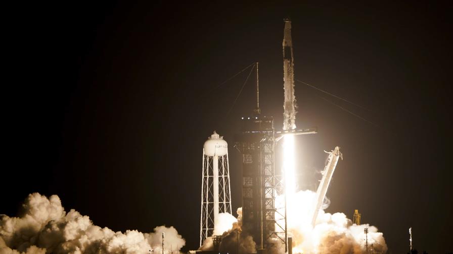 SpaceX envía cuatro astronautas de NASA a EEI tras vuelo privado